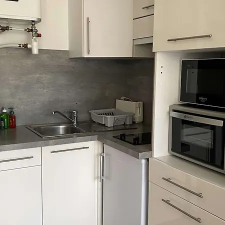 De Charme Avec Parking Privatif, Climatisation, Wi-fi Et Loggia Fermee A - Fr-1-553-96 Balaruc-les-Bains