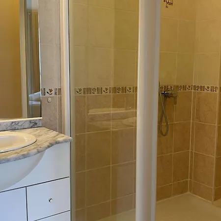 De Charme Avec Parking Privatif, Climatisation, Wi-fi Et Loggia Fermee A - Fr-1-553-96