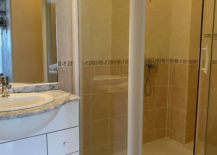 De Charme Avec Parking Privatif, Climatisation, Wi-fi Et Loggia Fermee A - Fr-1-553-96
